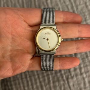Beautiful Skagen Womens Watch - NEEDS BATTERY